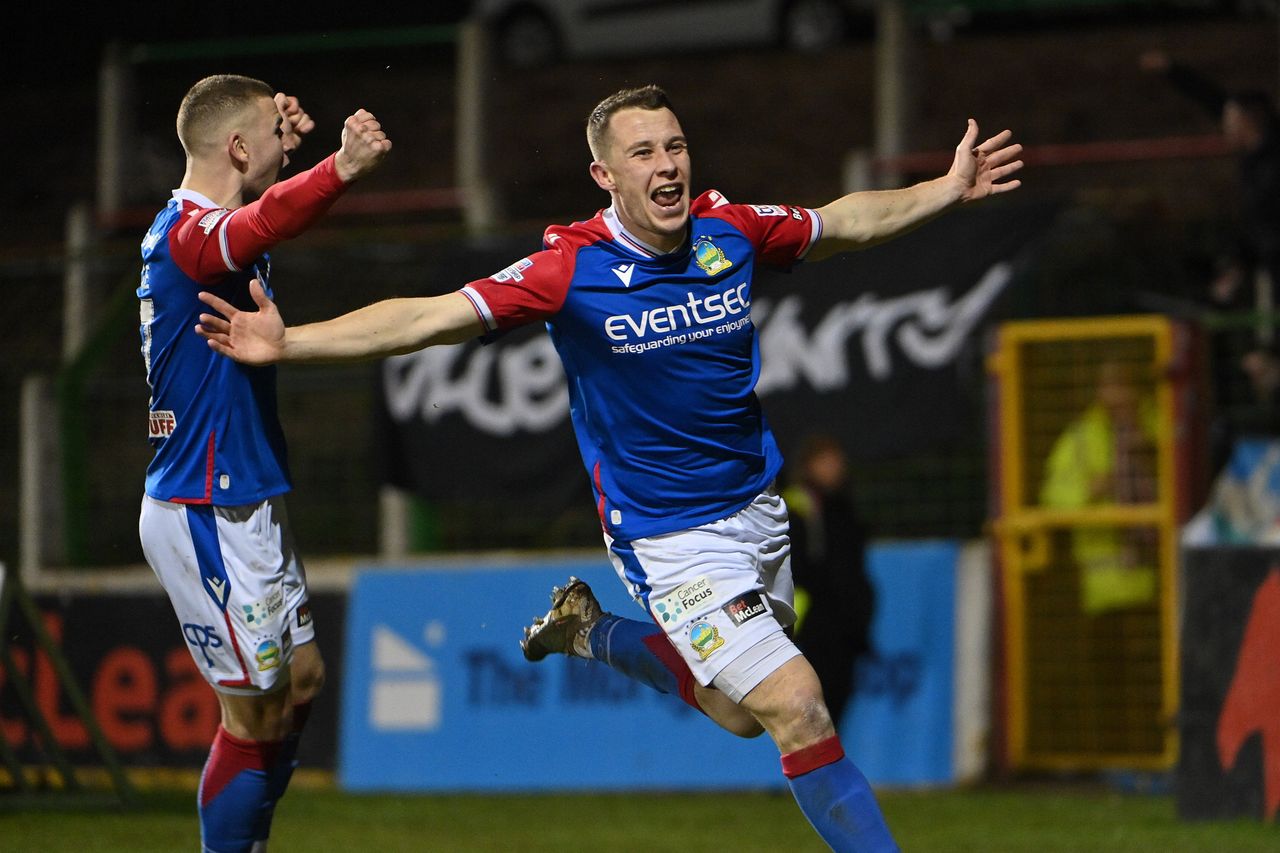 Linfield Glentoran Live Irish Cup Semi-Final | Kyle McClean Double ...